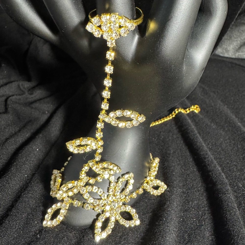 Chargances Boho Rhinestone Foot Chain with Toe Ring Crystal OR Bracelet Ring